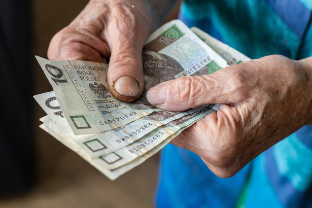 Zakład Ubezpieczeń Społecznych rozpoczął już wysyłkę listów, w których emeryci i renciści otrzymają rozliczenie podatku dochodowego