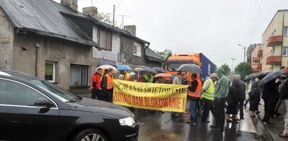 Mieszkańcy Zgierza: Dość mamy tirów, smrodu i hałasu!