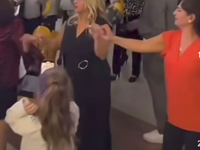 Snimak sa srpske svadbe je najveći šok ikad, obratite pažnju na ženu u crnoj haljini