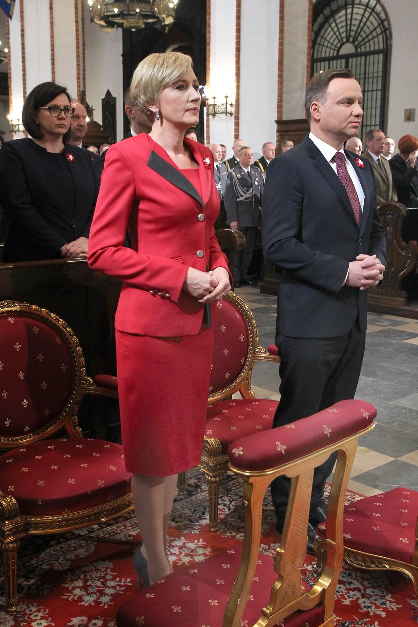 Andrzej Duda zażądał tronu!