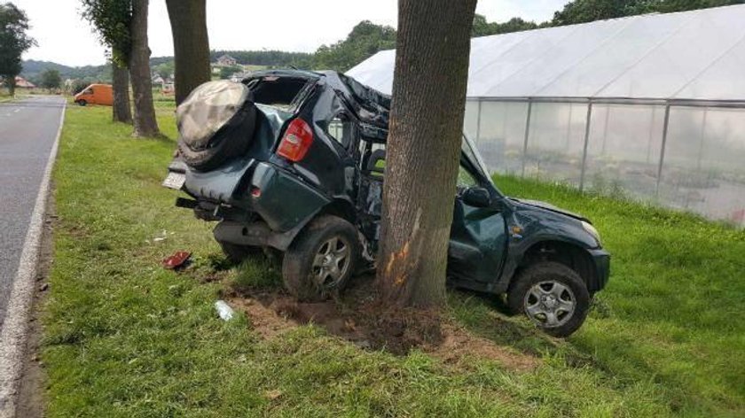 Policjant zginął w wypadku. Z auta została miazga