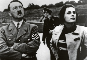 Adolf Hitler i Leni Rifenštal na snimanju "Trijumfa volje"