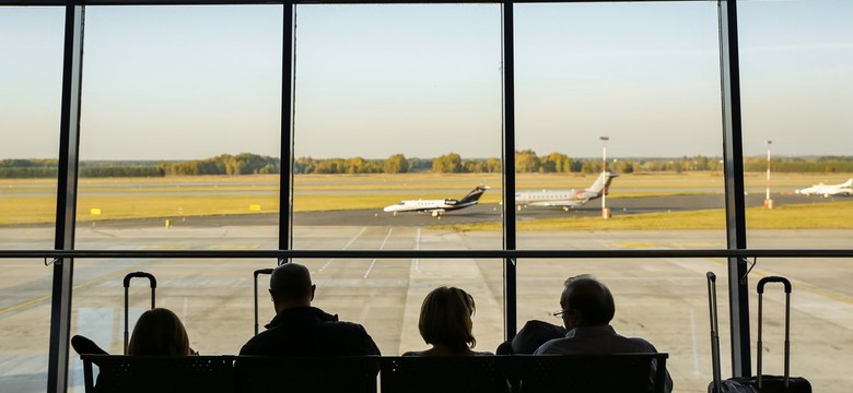 Upadły linie lotnicze Flybe. Pasażerowie zdani na siebie