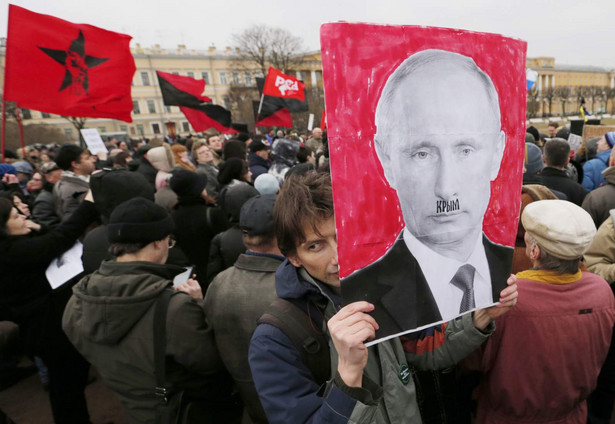 Protest przeciwko obecności rosyjskich wojsk na Krymie. Fot. EPA/ANATOLY MALTSEV/PAP/EPA
