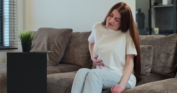 25 évesen 4-es stádiumú bélrákot diagnosztizáltak a fiatal nőnél - ezeket a tüneteket tapasztalta