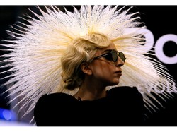 GaGa jak MM. Zaśpiewała Clintonowi swoje hity z szokującymi tekstami