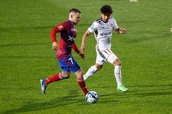 Górnik wskoczył na podium. Raków nie wygrał piątego meczu z rzędu [WIDEO]