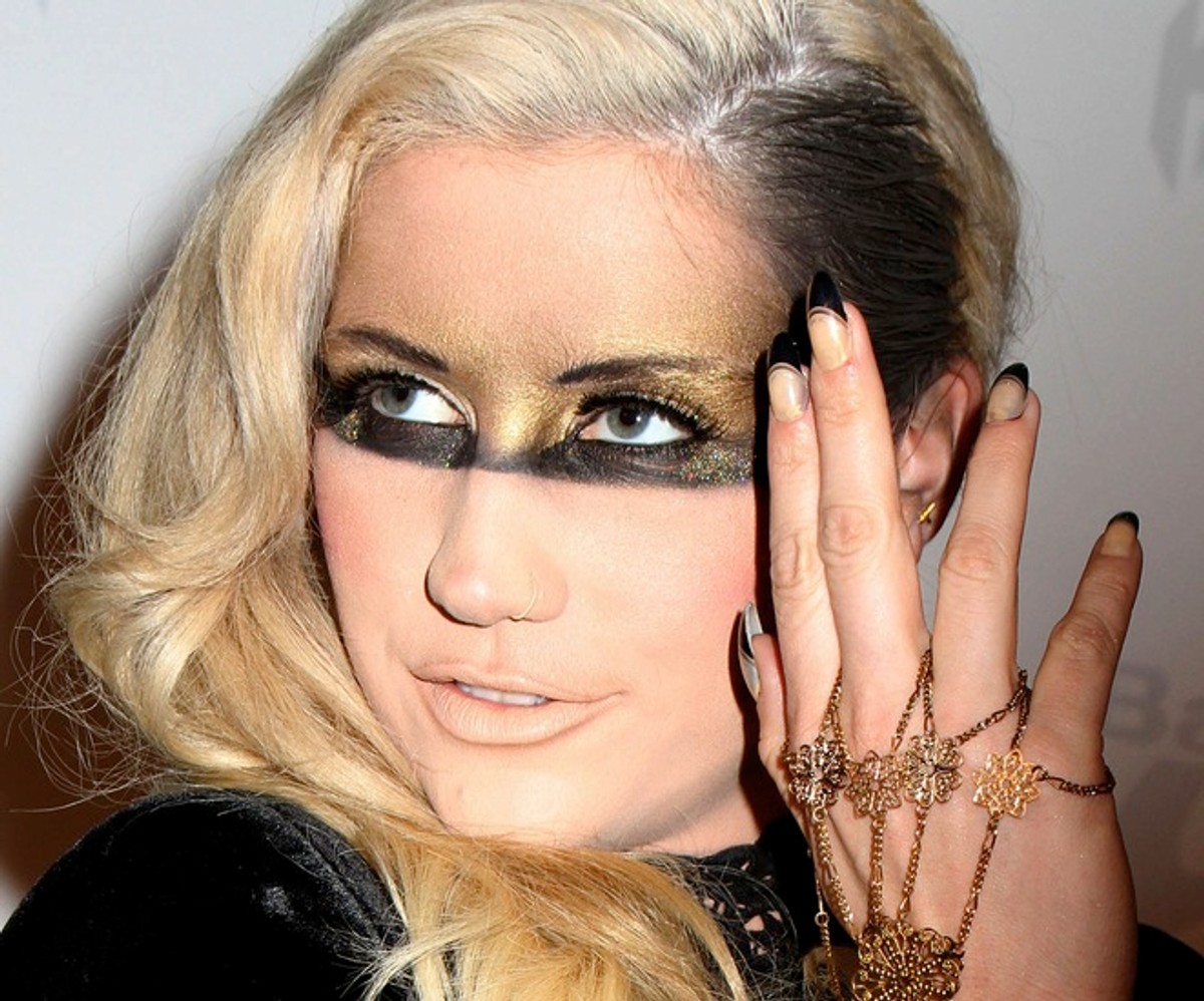 Ke$ha trafiła do kliniki odwykowej. To wina polskiego producenta?