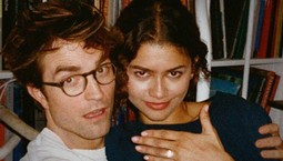 To niezwykła komedia romantyczna. "Odświeżające spojrzenie na gatunek"