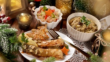 jedzenie w święta - przejadać się, żeby nikogo nie obrazić, czy stawia