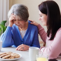 Melyek az Alzheimer-kór tünetei és mikor kell vele orvoshoz fordulni?
