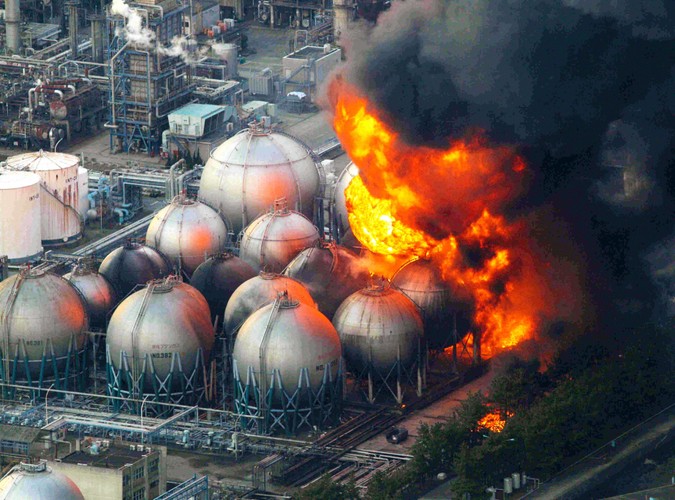 W ogniu stanęła rafineria w prefekturze Chiba