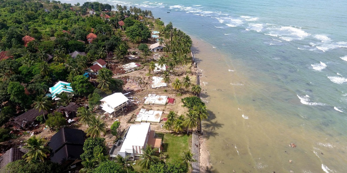 Indonezji grożą kolejne tsunami? Rośnie liczba ofiar