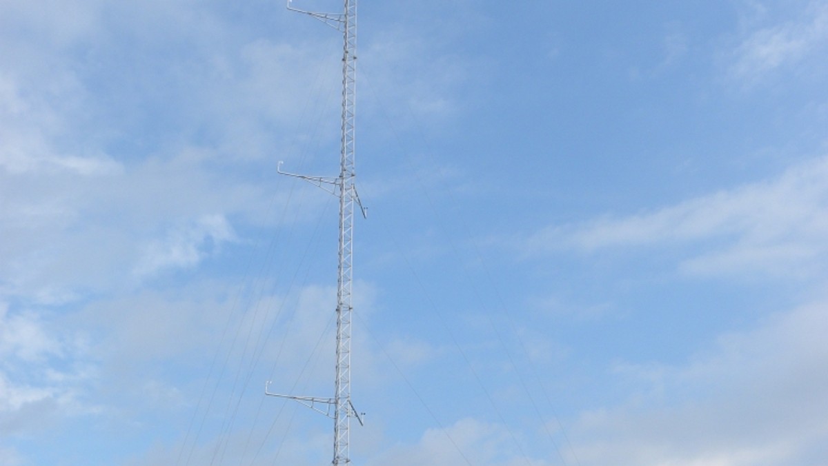 W sobotę, 20 sierpnia, w pobliżu boisk treningowych Stadionu Miejskiego w Poznaniu został zainstalowany maszt meteorologiczny. Jest to jeden z elementów systemu monitorującego konstrukcję dachową obiektu.