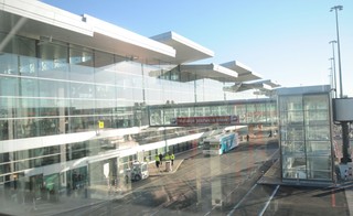 Ponad tysiąc pasażerów z Wielkiej Brytanii przyleci w poniedziałek do Wrocławia