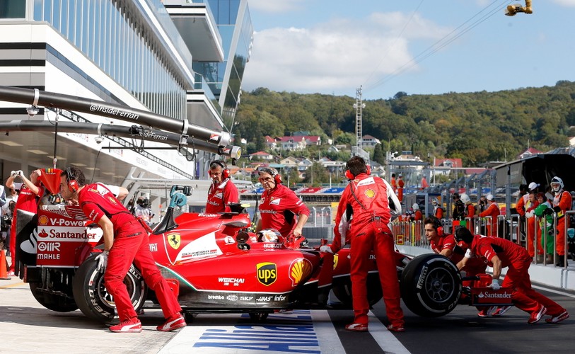 Kierowcy Formuły 1 trenują na torze w Soczi