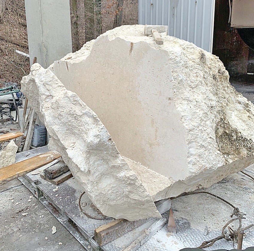 Kamen na kojem će stajati "Pobednik"