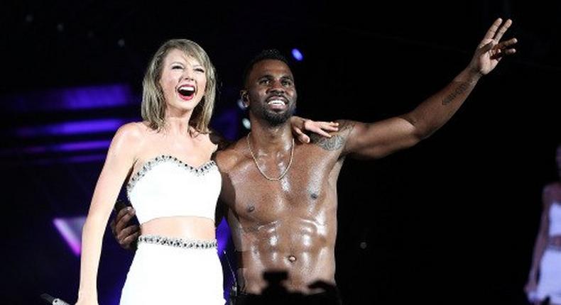 Taylor Swift and Jason Derulo hug it out in Washington DC