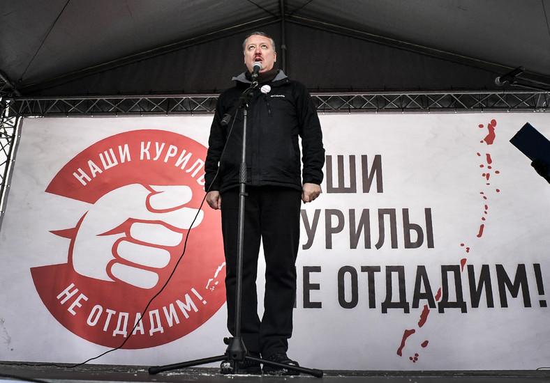 Igor Strełkow wygłasza przemówienie podczas protestu w Moskwie 20 stycznia 2019 r., żądając zaprzestania rozmów w sprawie przyznania Japonii wysp Kurylskich 