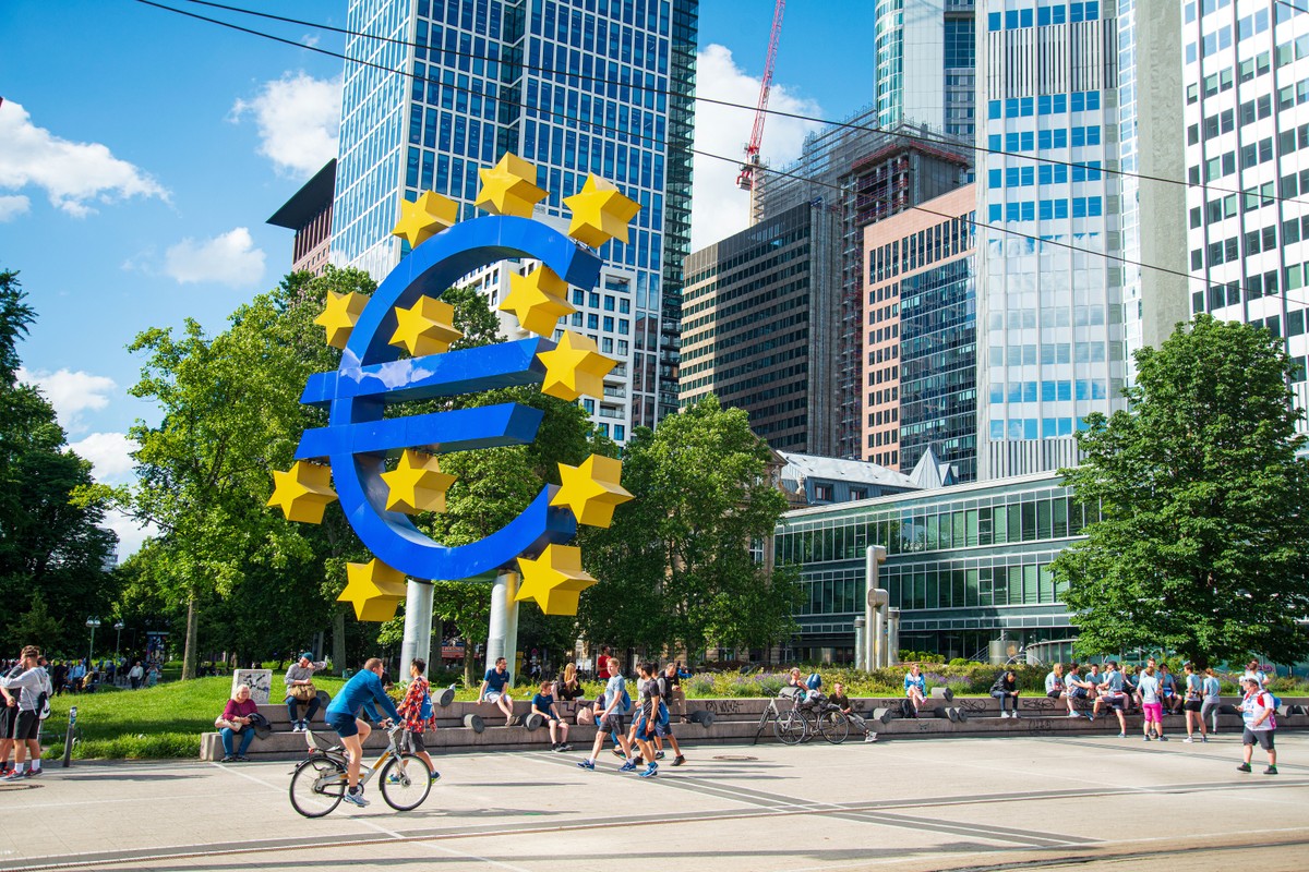 Niewielki wzrost europejskiej gospodarki. "W skansenie zaczyna się życie"