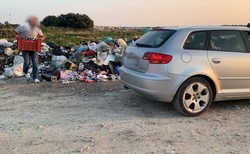 Konfiskata pojazdu za wyrzucanie śmieci. Burmistrz wypowiedział wojnę