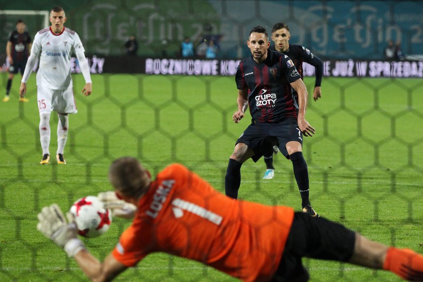 Pilka nozna. Ekstraklasa. Pogon Szczecin - Gornik Zabrze. 23.09.2017