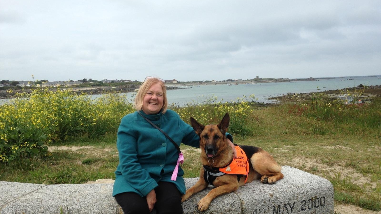 Vytrvalé čuchanie psa odhalilo skrytý zdravotný problém a zachránilo život jeho majiteľke.