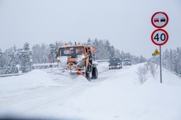 zima uderzy po raz kolejny. alert rcb.  możliwe śnieżyce i przerwy w d