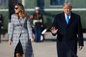 Melania Trump dwa razy w modnej kracie. Który płaszcz lepszy?