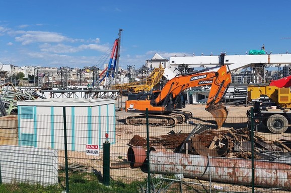 Oglasilo se Ministarstvo građevinarstva nakon nesreće kod Brankovog mosta: "Izražavamo iskreno saučešće, istraga je u toku"