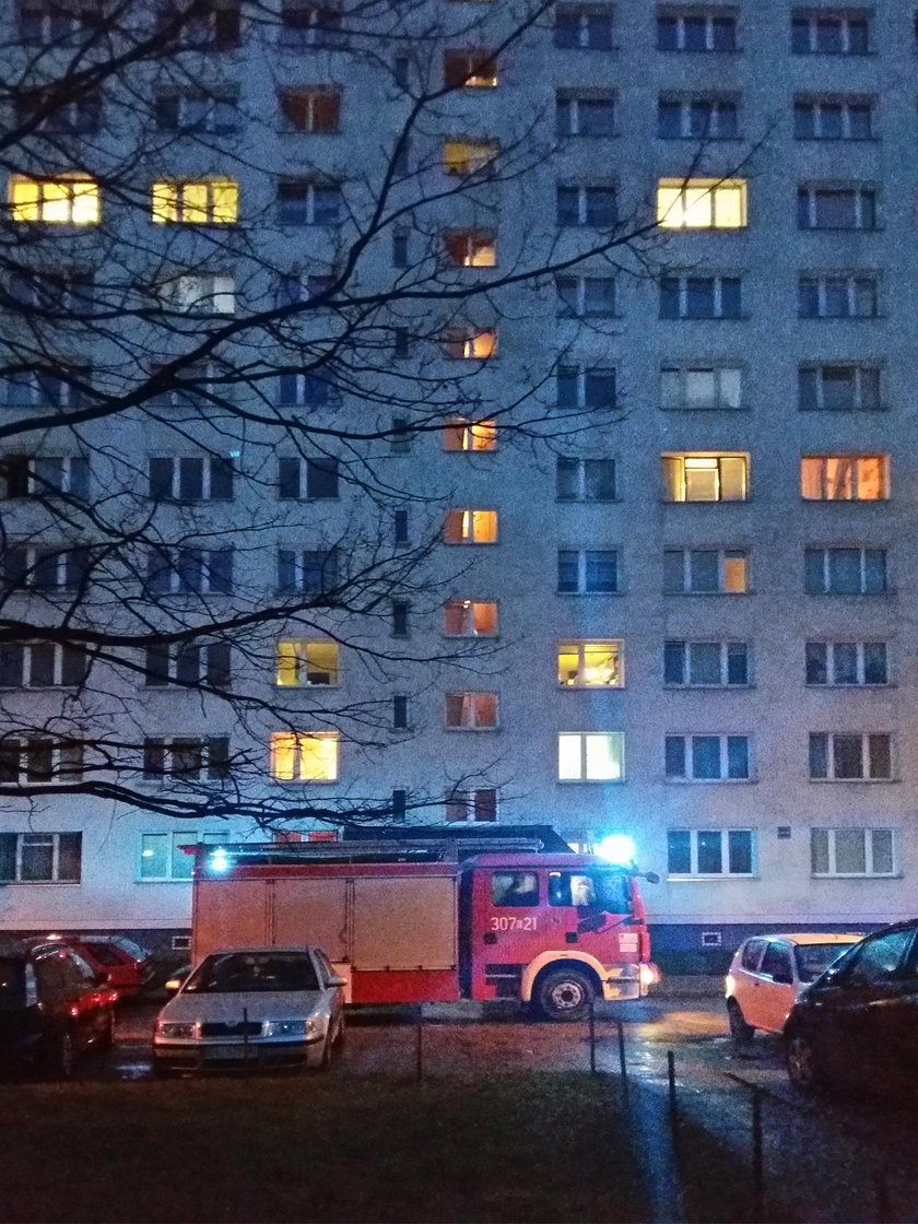 Tragedia przy Strycharskiej w Łodzi. W pożarze zginął mężczyzna