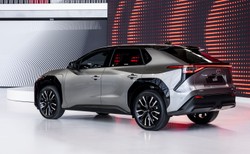 Nowa Toyota już w Polsce. Oto japońska rakieta dla dużej rodziny. Ile kosztuje?