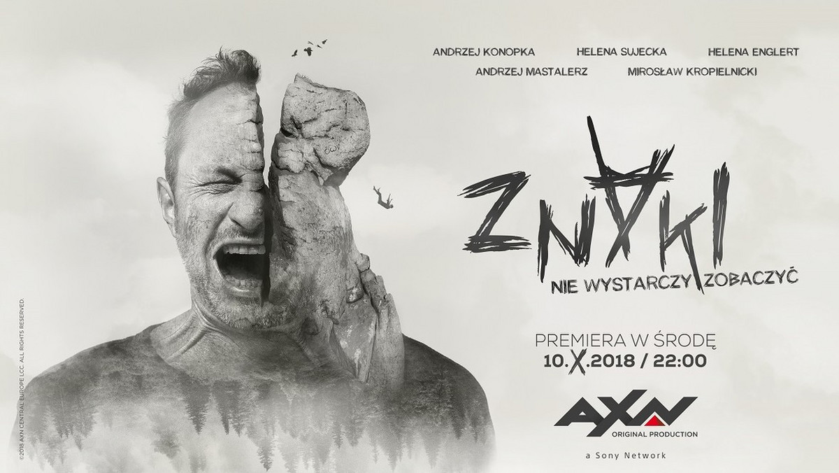 AXN idzie śladem HBO, które robiąc "Watahę" udowodniło, że Polskie góry potrafią być fenomenalnym miejscem akcji dla thrillera. Tym razem za tło wydarzeń służą nie Bieszczady, a Góry Sowie. Pełne tajemniczych zakamarków, niesamowitych kolorów, kształtów i dzikiej roślinności. Do tego tajemnicze kamienne budowle i pejzaże równie piękne, co niepokojące. W tyle głowy świadomość legend o mrocznej przeszłości Dolnego Śląska, w którego licznych ruinach uciekający hitlerowcy mieli chować bezcenne skarby. To wszystko tworzy klimatyczną przestrzeń, która skutecznie wzmacnia siłę oddziaływania serialu "Znaki". 