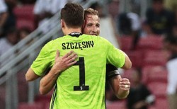 Harry Kane przelobował Wojciecha Szczęsnego strzałem... z połowy boiska [WIDEO]