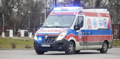 Alarm na parkingu przed kościołem. 7-letni chłopiec wszedł prosto pod koła