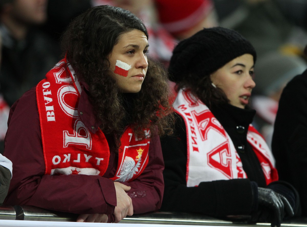 Na meczach kadry jak w PRL. Kibice są zagłuszani