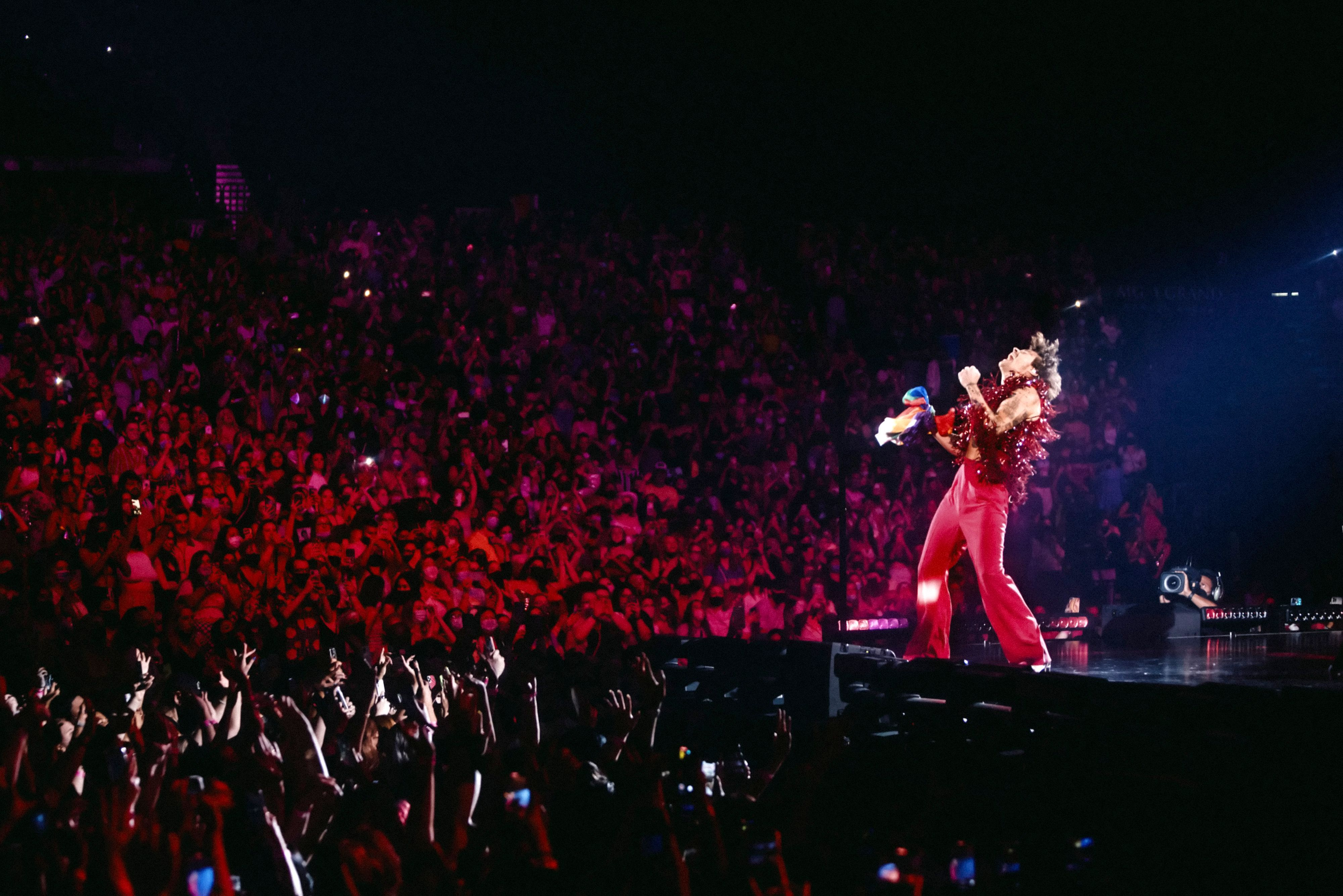 Shania Twain fulfils Wembley bucket list dream as Harry Styles announces comeback tour