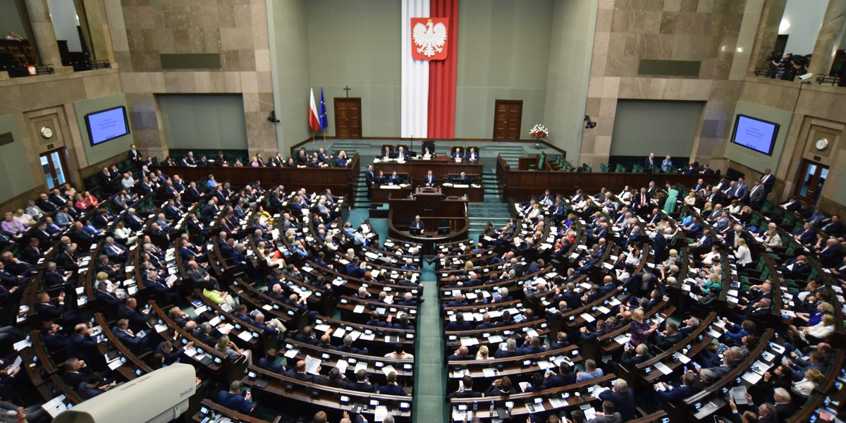 Głosowanie pokazało rozłam w Zjednoczonej Prawicy.