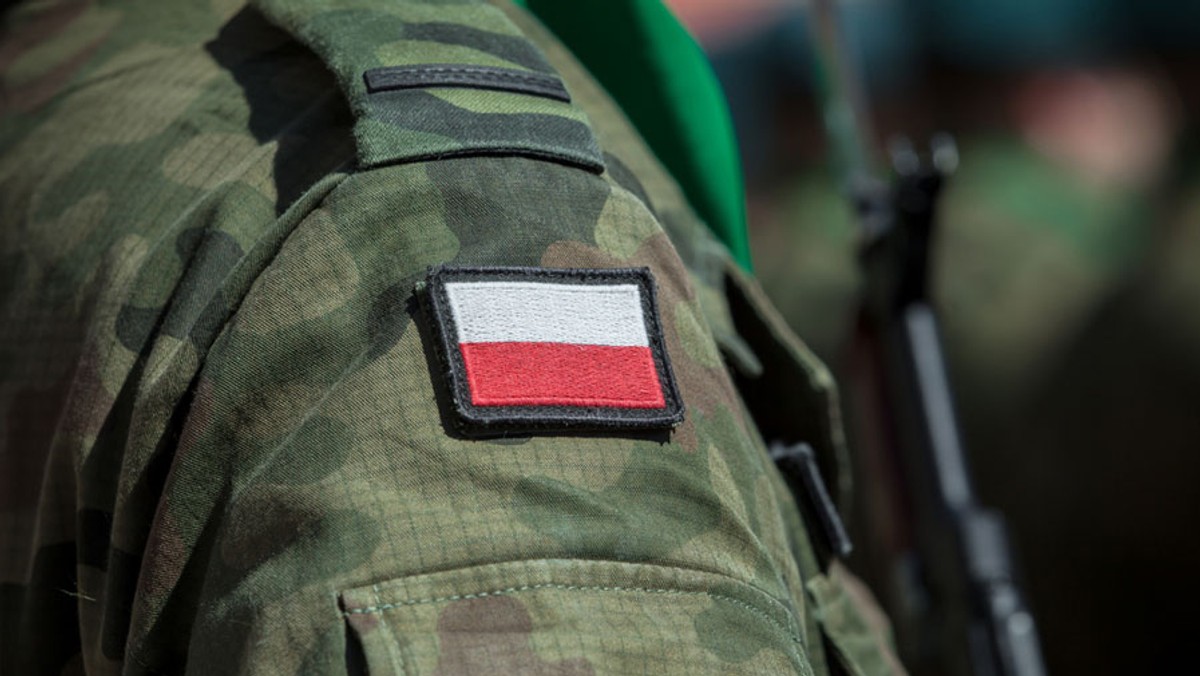 Radio RMF FM informuje, że policja zatrzymała wysokiego rangą oficera Wojska Polskiego. Mężczyzna miał umówić się z 14-latką. "To pułkownik ze sztabu Wielonarodowej Dywizji Północ-Wschód w Elblągu" - czytamy.