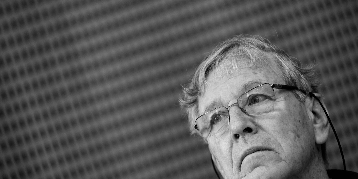 Amos Oz nie żyje