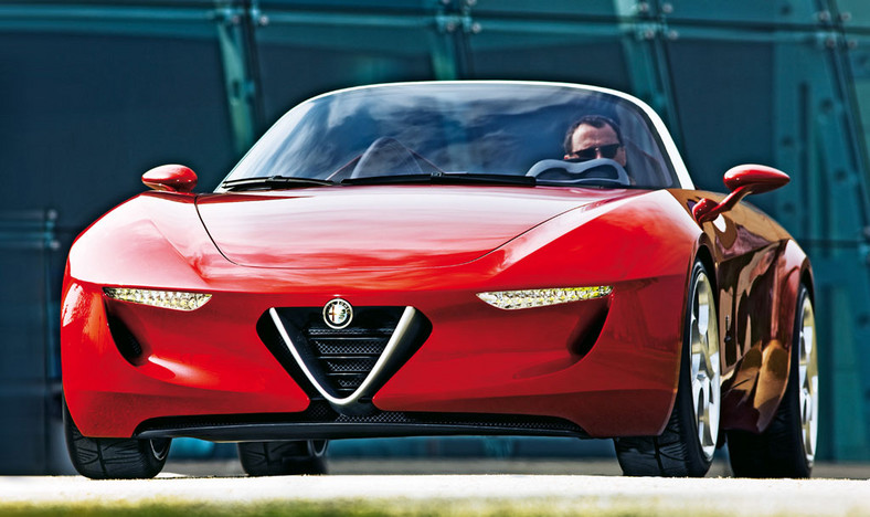 Alfa Romeo 2uettottanta: Spójrz jej w oczy