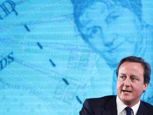 KE atakuje Camerona. Obawy przed nadmierną imigracją to populizm