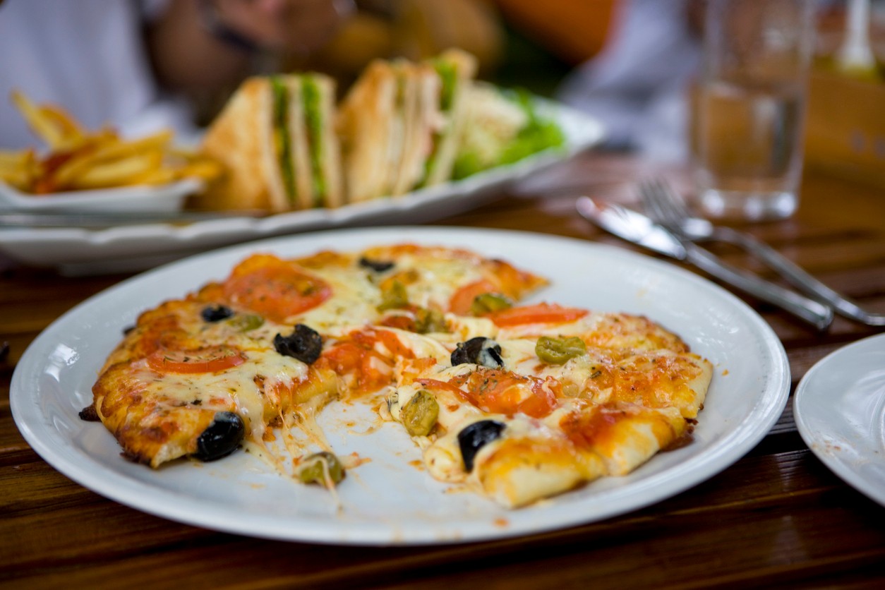 You should keep the pizza in the refrigerator if you are not going to eat it. (illustrative photo)