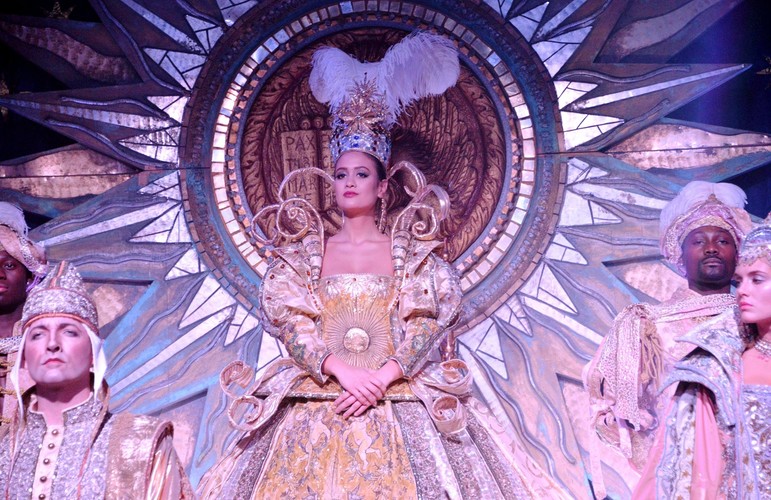 HUCZNY I PIĘKNY KARNAWAŁ W WENECJI