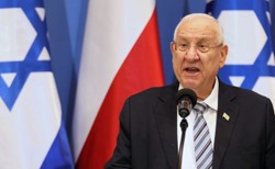 "Haaretz": Riwlin nie naginał historii. Przypomniał Polakom o ich zbrodniach