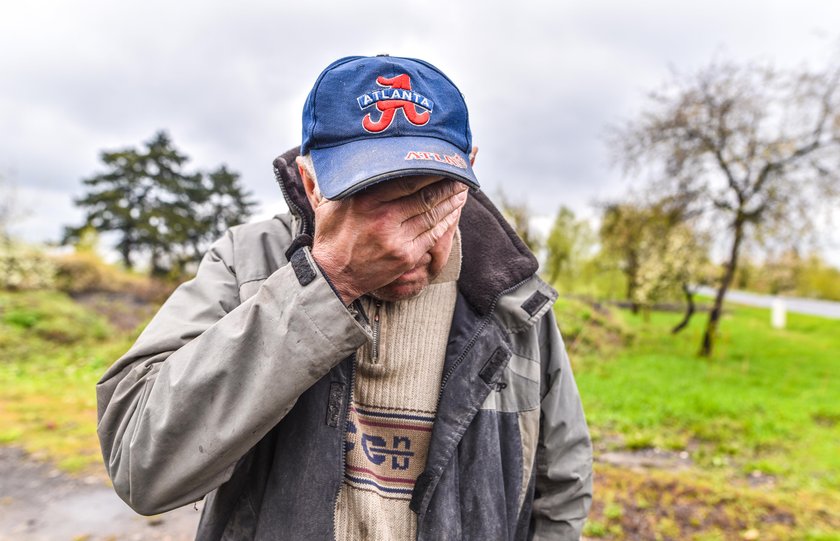 Dróżnik z Piotrkowa Trybunalskiego nie zamknął przejazdu - zginął kierowca w nissanie