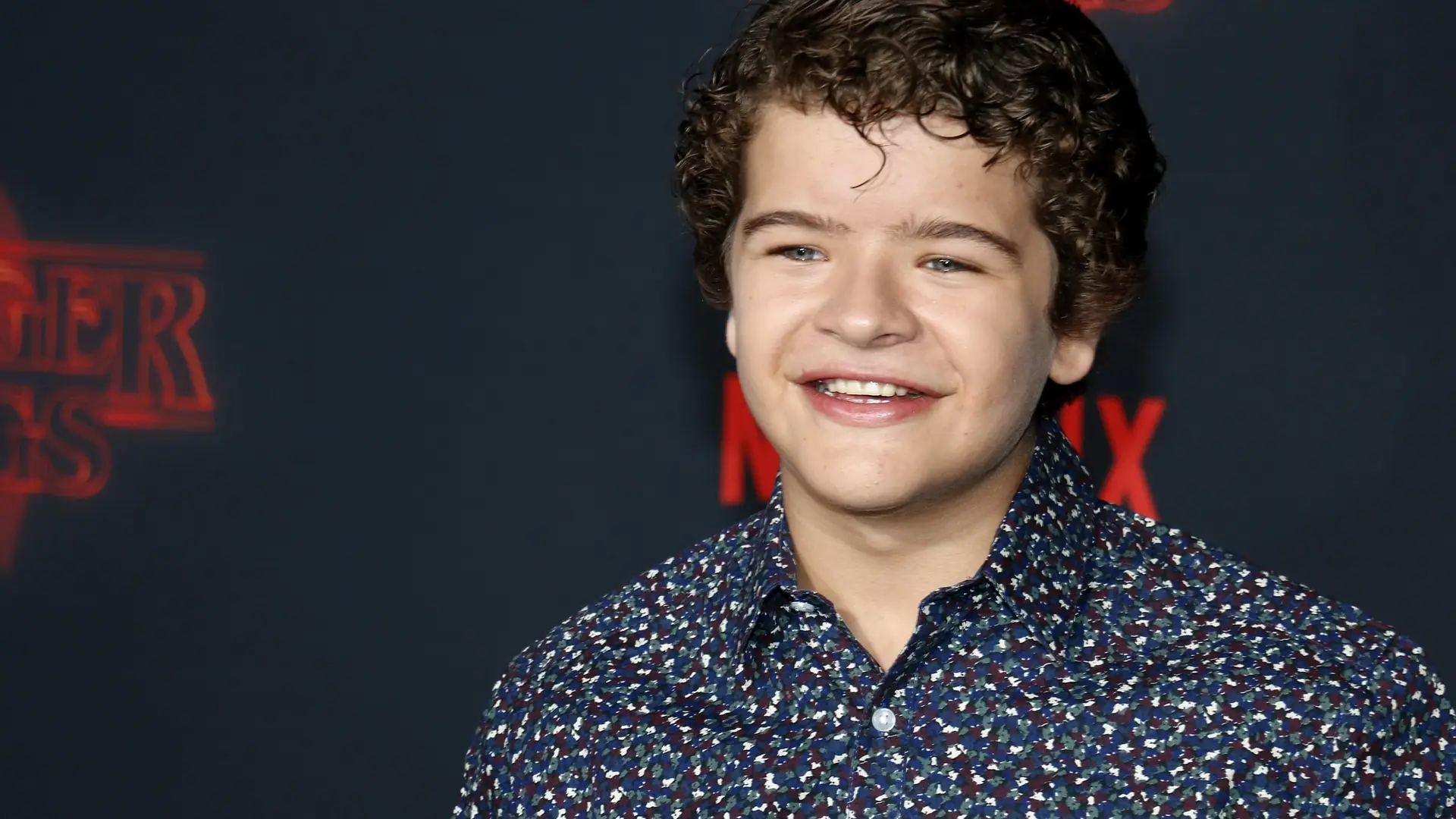 Dustin ze Stranger Things cierpi na rzadką chorobę genetyczną, której "zawdzięcza" swoją popularność