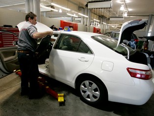 Wizyty w serwisie nie rozwiązują problemów z usterkami w Toyotach