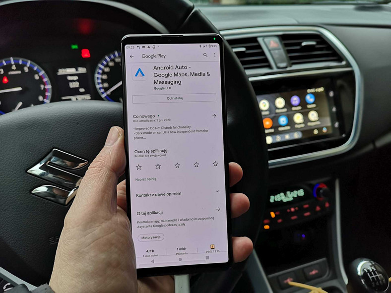 Jak podłączyć telefon w aucie problemy z Android Auto