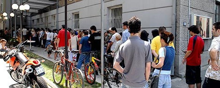 Danima se čeka da bi se obavio posao koji ukupno traje 13 minuta